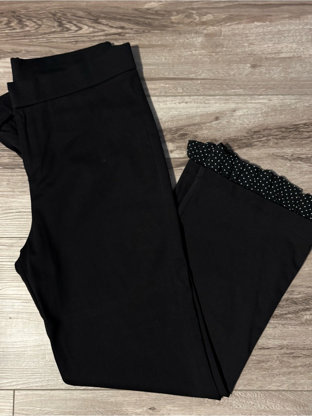 Zara Black Pull-On Capris with Polka Dot Ruffle Hem
